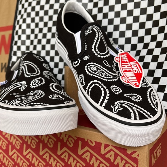 Vans WMNS Classic Slip On Peace Paisley Black/True White  sneakers - Picture 9 of 16